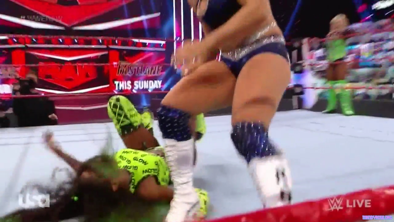 WWE_Monday_Night_Raw_2021_03_15_720p_HDTV_x264-NWCHD_mp40285.jpg