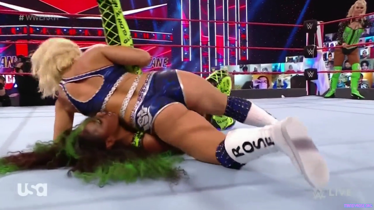 WWE_Monday_Night_Raw_2021_03_15_720p_HDTV_x264-NWCHD_mp40287.jpg