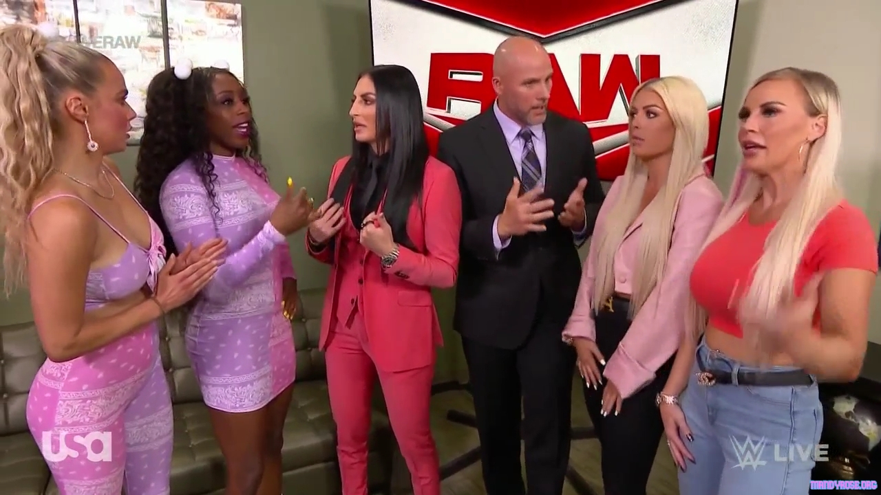 WWE_Monday_Night_Raw_2021_05_17_720p_HDTV_x264-NWCHD_mp40032.jpg