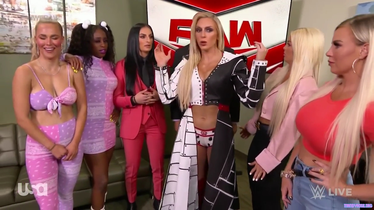 WWE_Monday_Night_Raw_2021_05_17_720p_HDTV_x264-NWCHD_mp40069.jpg