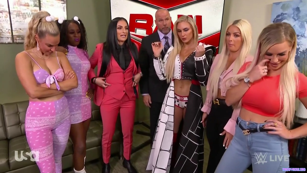 WWE_Monday_Night_Raw_2021_05_17_720p_HDTV_x264-NWCHD_mp40074.jpg