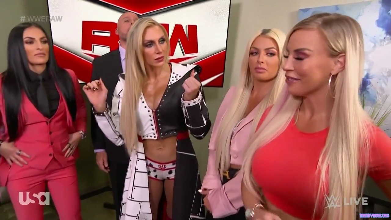 WWE_Monday_Night_Raw_2021_05_17_720p_HDTV_x264-NWCHD_mp40077.jpg