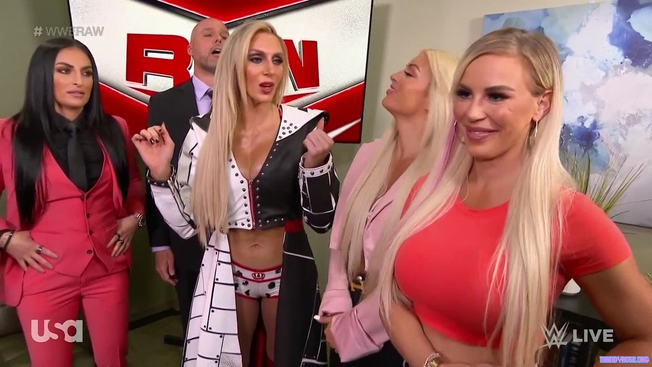 WWE_Monday_Night_Raw_2021_05_17_720p_HDTV_x264-NWCHD_mp40079.jpg
