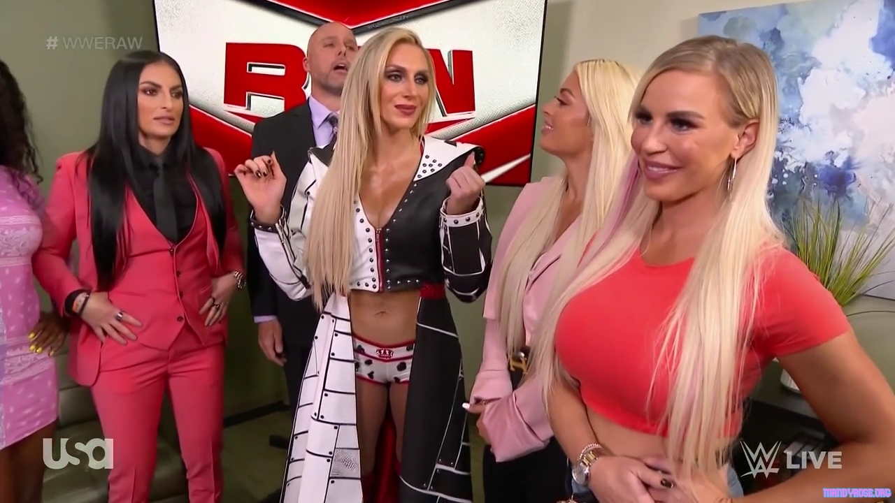 WWE_Monday_Night_Raw_2021_05_17_720p_HDTV_x264-NWCHD_mp40080.jpg