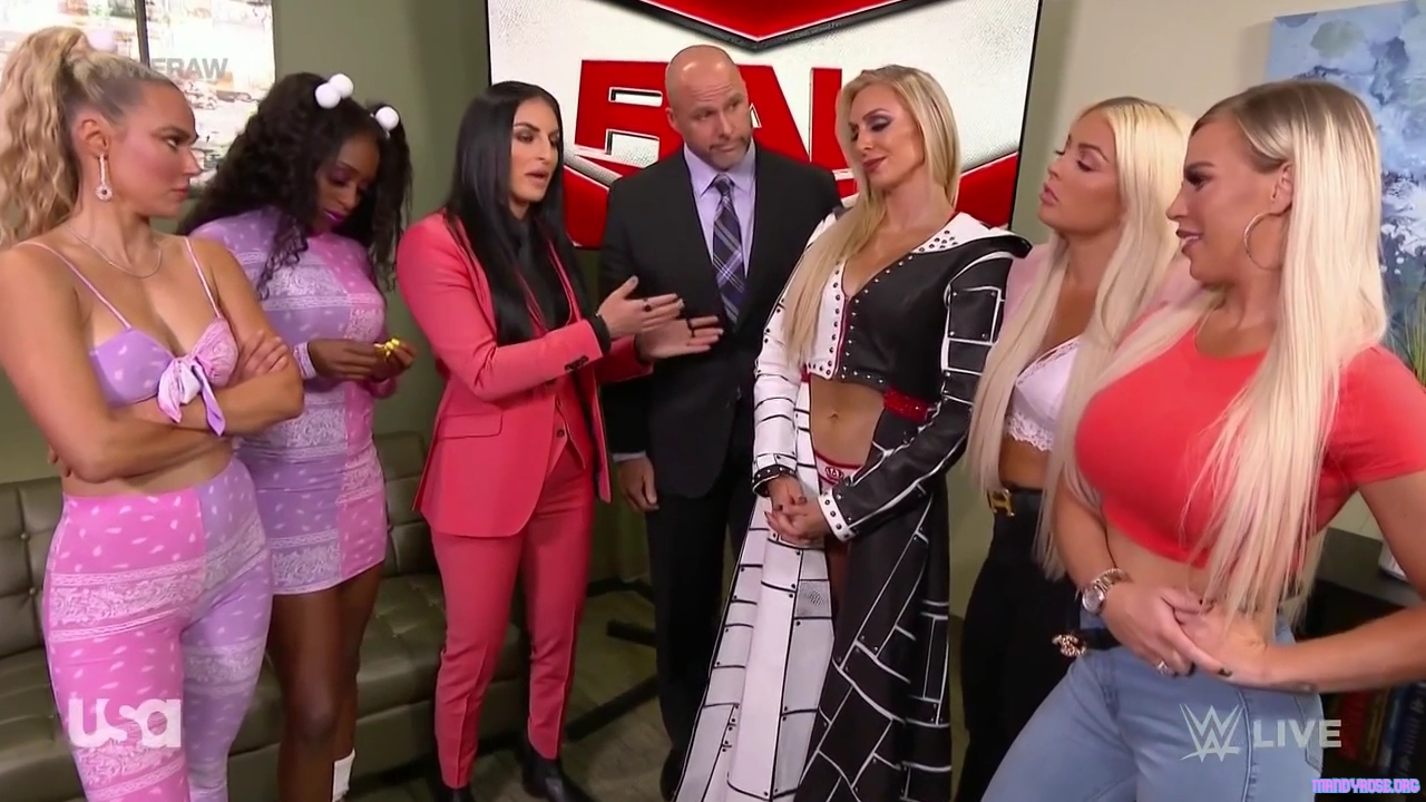 WWE_Monday_Night_Raw_2021_05_17_720p_HDTV_x264-NWCHD_mp40093.jpg