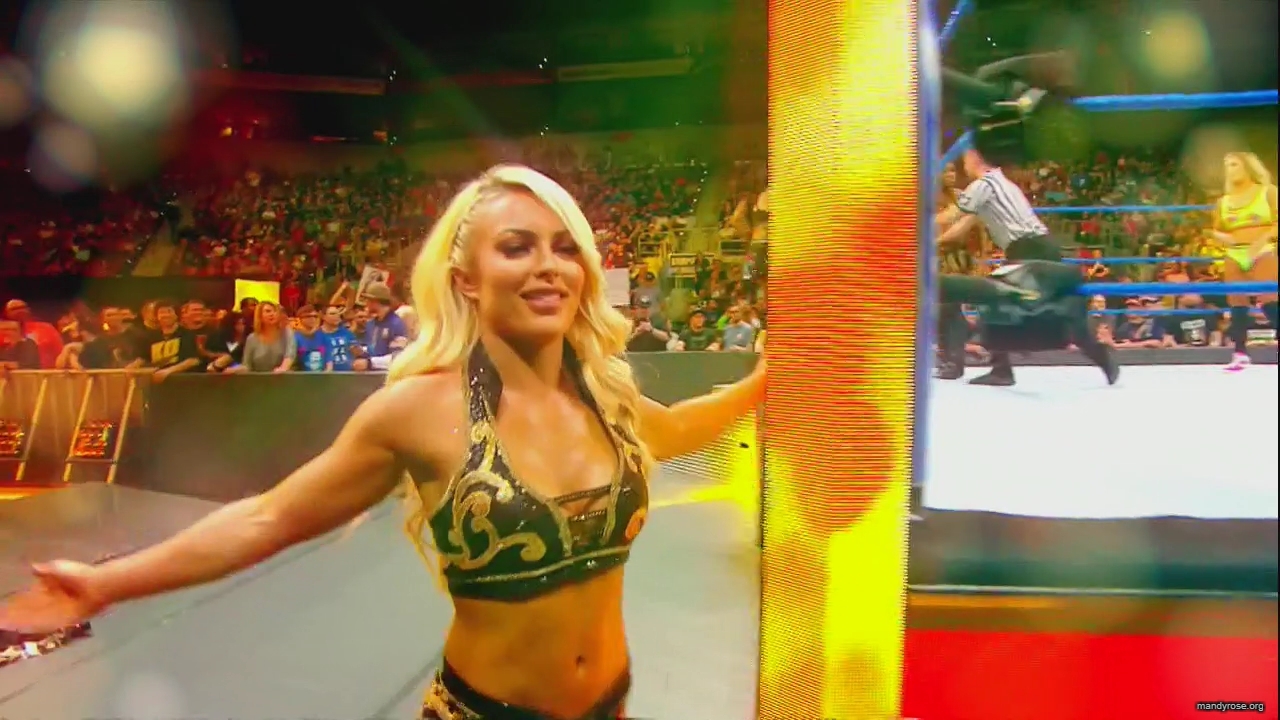 WWE_Monday_Night_Raw_HDTV_2020-09-14_720p_AVCHD-SC-SDH_Part_2_mp40370.jpg
