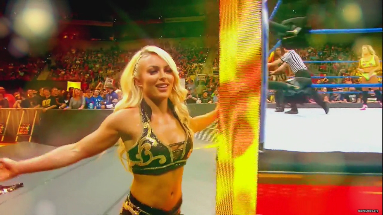 WWE_Monday_Night_Raw_HDTV_2020-09-14_720p_AVCHD-SC-SDH_Part_2_mp40372.jpg