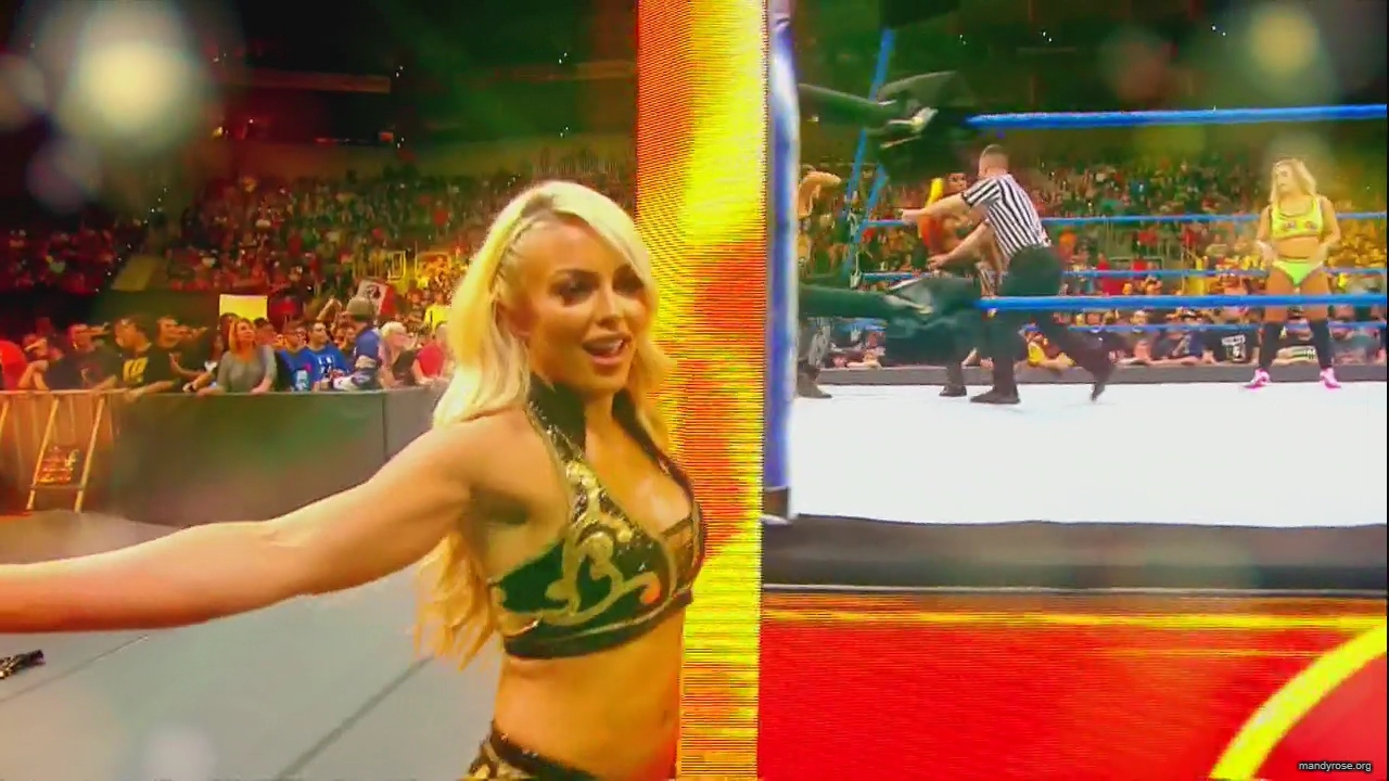 WWE_Monday_Night_Raw_HDTV_2020-09-14_720p_AVCHD-SC-SDH_Part_2_mp40381.jpg