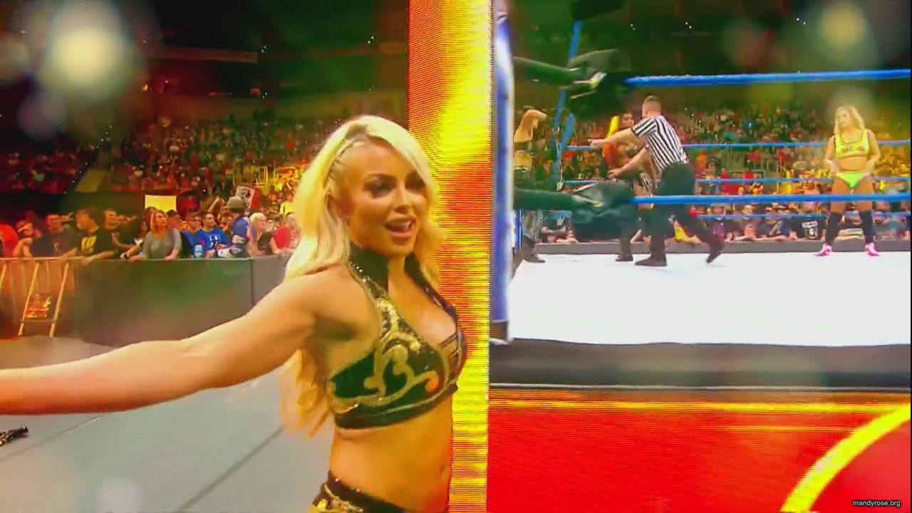 WWE_Monday_Night_Raw_HDTV_2020-09-14_720p_AVCHD-SC-SDH_Part_2_mp40382.jpg