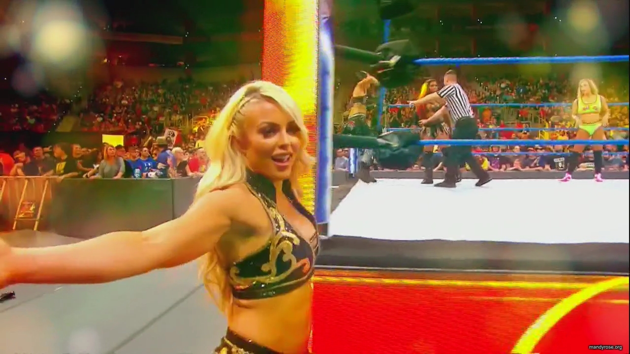 WWE_Monday_Night_Raw_HDTV_2020-09-14_720p_AVCHD-SC-SDH_Part_2_mp40385.jpg