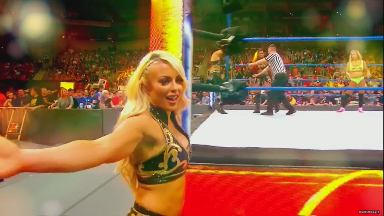 WWE_Monday_Night_Raw_HDTV_2020-09-14_720p_AVCHD-SC-SDH_Part_2_mp40387.jpg