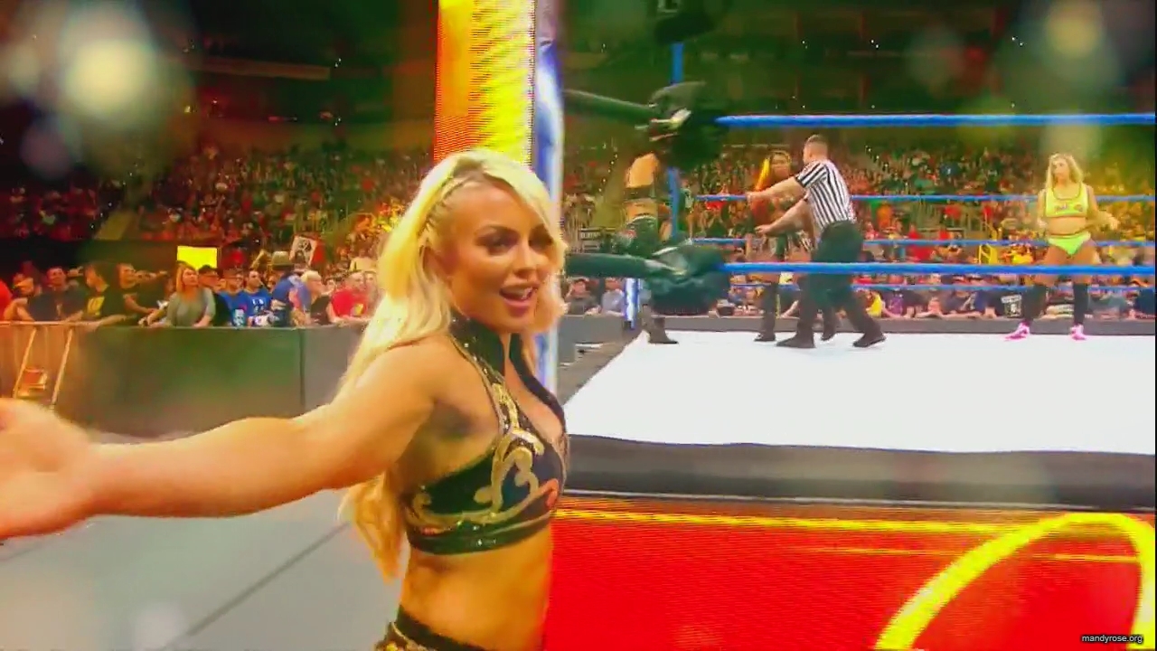 WWE_Monday_Night_Raw_HDTV_2020-09-14_720p_AVCHD-SC-SDH_Part_2_mp40388.jpg