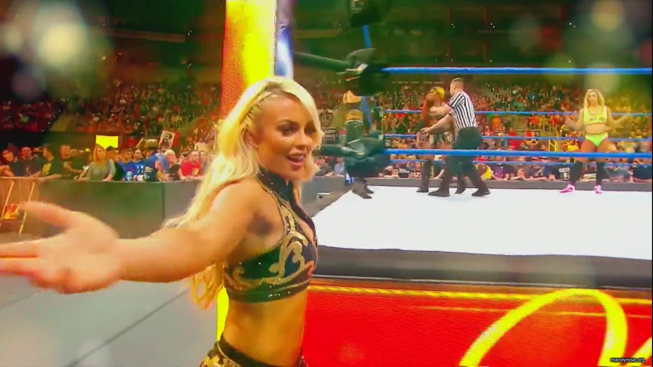 WWE_Monday_Night_Raw_HDTV_2020-09-14_720p_AVCHD-SC-SDH_Part_2_mp40391.jpg