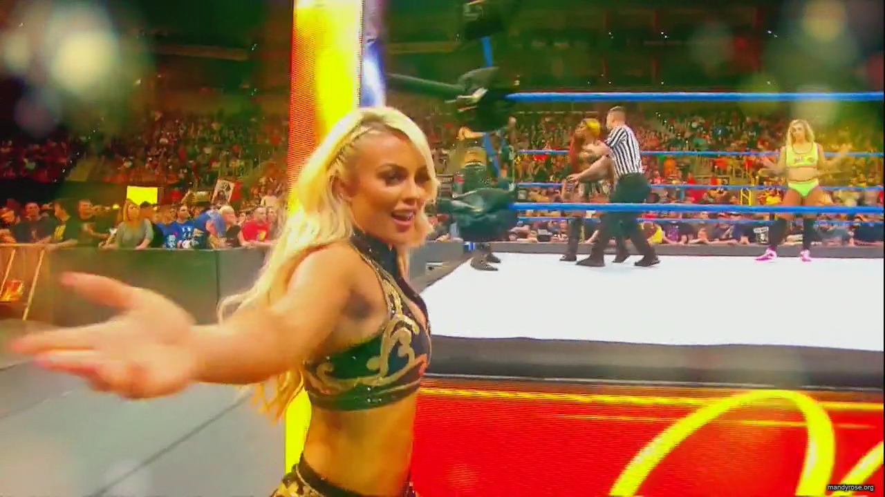 WWE_Monday_Night_Raw_HDTV_2020-09-14_720p_AVCHD-SC-SDH_Part_2_mp40392.jpg