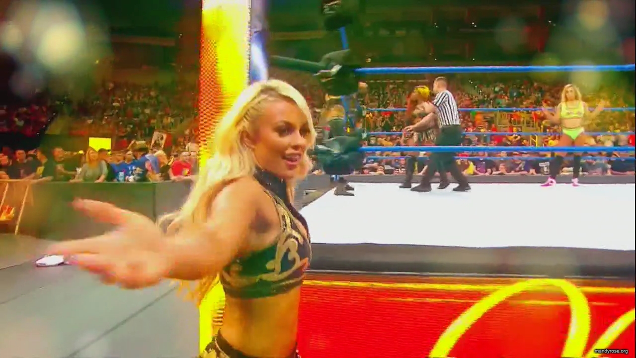 WWE_Monday_Night_Raw_HDTV_2020-09-14_720p_AVCHD-SC-SDH_Part_2_mp40393.jpg