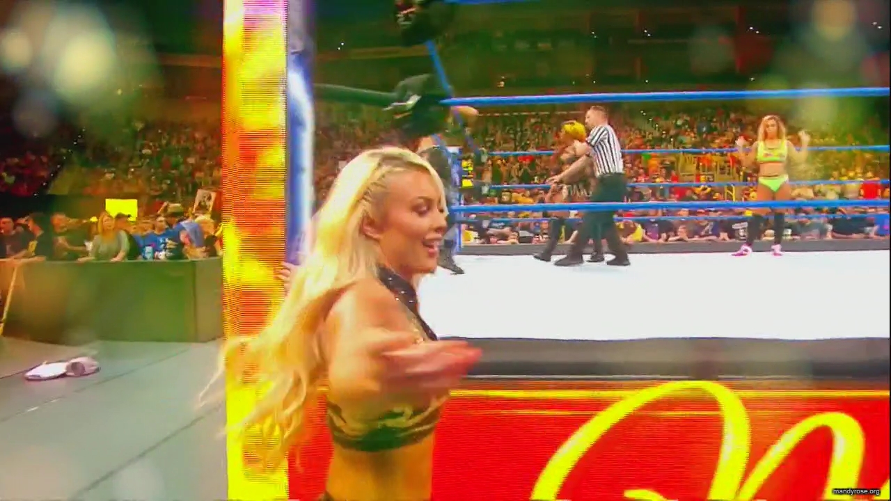 WWE_Monday_Night_Raw_HDTV_2020-09-14_720p_AVCHD-SC-SDH_Part_2_mp40398.jpg