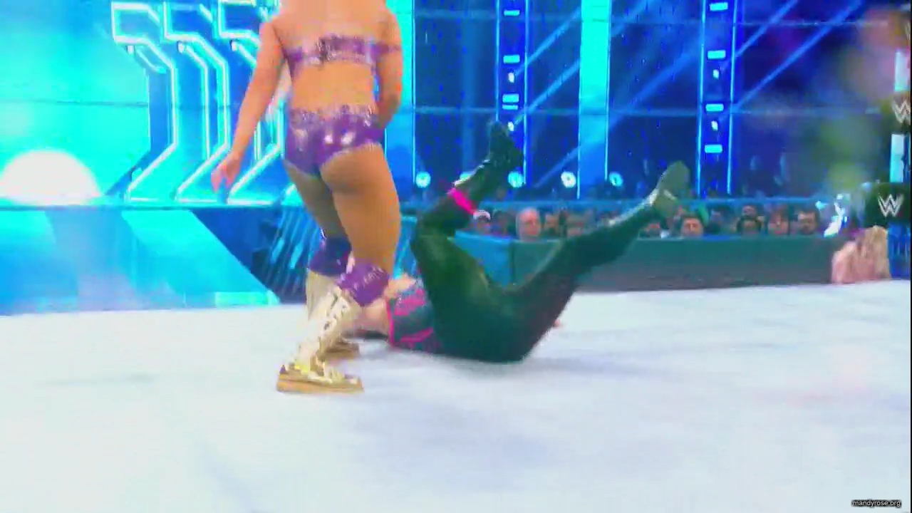 WWE_Monday_Night_Raw_HDTV_2020-09-14_720p_AVCHD-SC-SDH_Part_2_mp40451.jpg