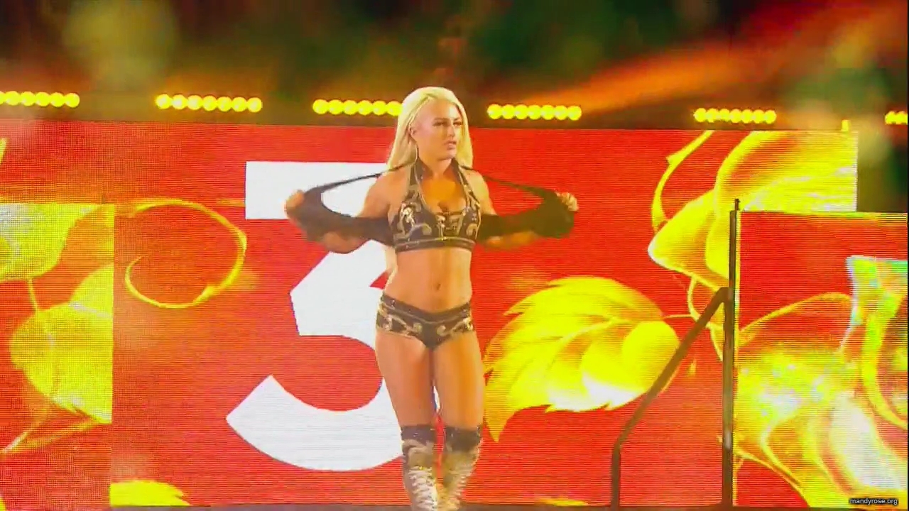 WWE_Monday_Night_Raw_HDTV_2020-09-14_720p_AVCHD-SC-SDH_Part_2_mp40495.jpg