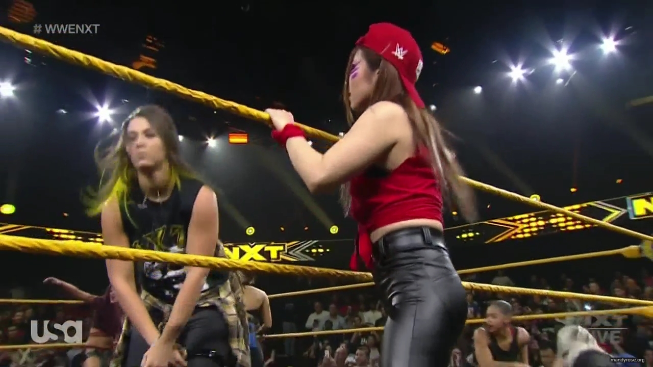 WWE_NXT_2019_11_20_720p_mp40073.jpg