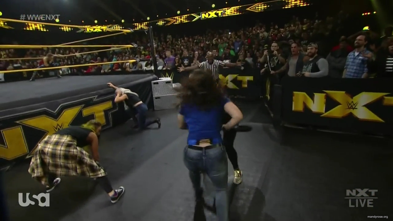 WWE_NXT_2019_11_20_720p_mp40102.jpg