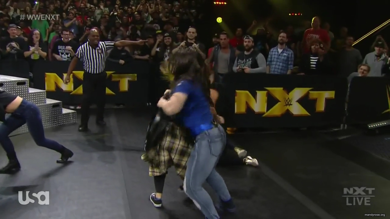 WWE_NXT_2019_11_20_720p_mp40104.jpg