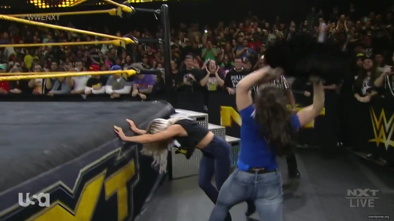 WWE_NXT_2019_11_20_720p_mp40105.jpg