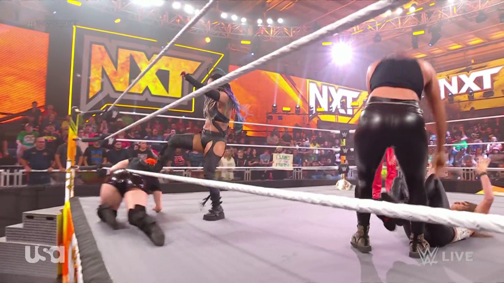 WWE_NXT_2022_11_22_USAN_1080p_WEB_h264-HEEL_mkv0398.jpg