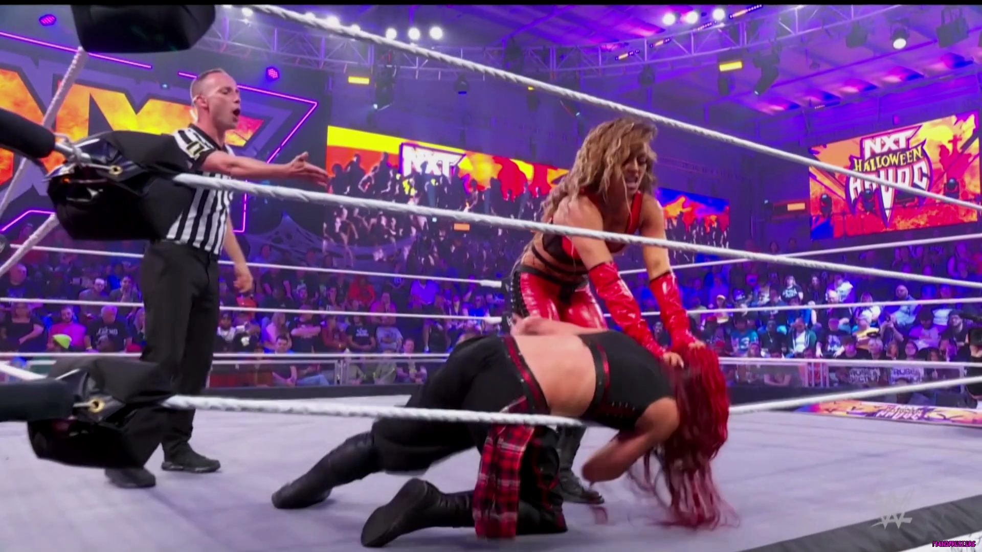 WWE_NXT_Halloween_Havoc_2022_PPV_1080p_HDTV_x264-Star_mkv0683.jpg