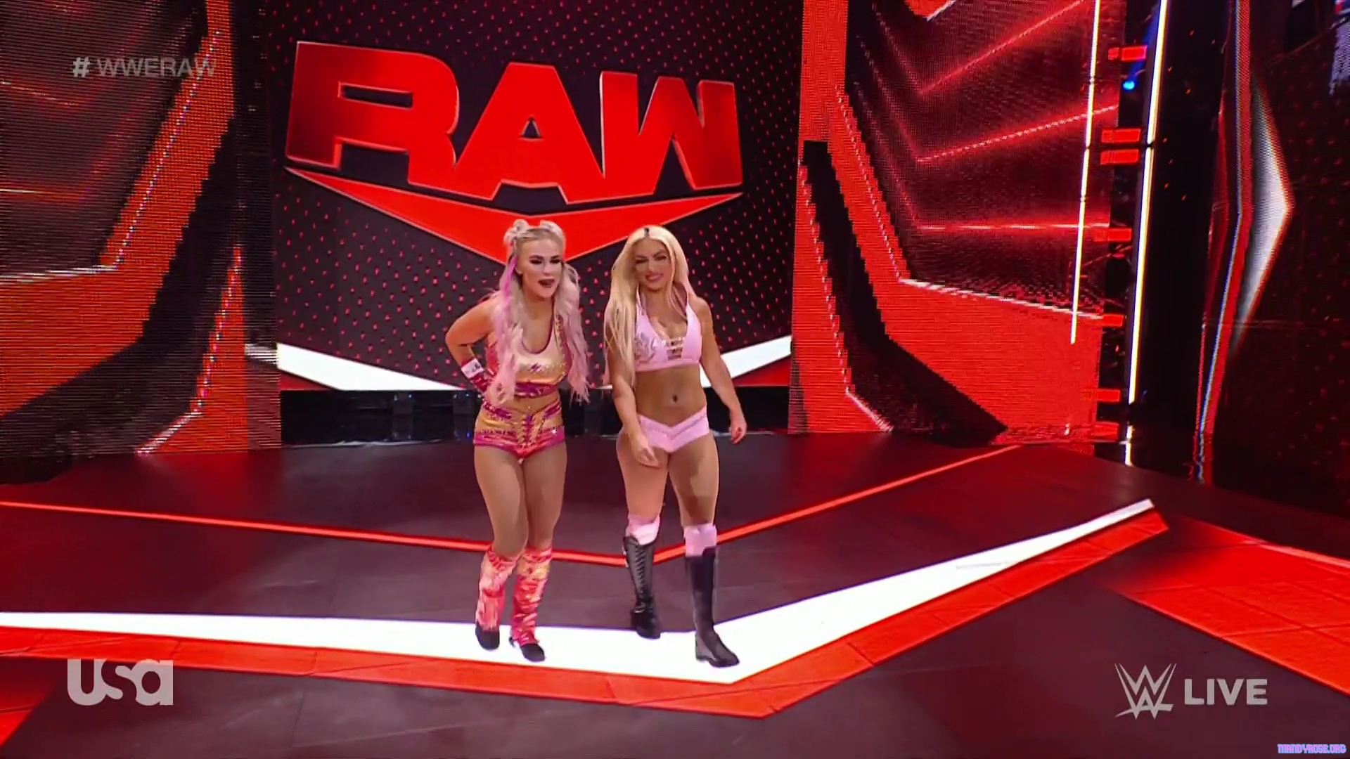 WWE_RAW_2021_04_26_1080p_WEB_h264-HEEL_mkv0042.jpg