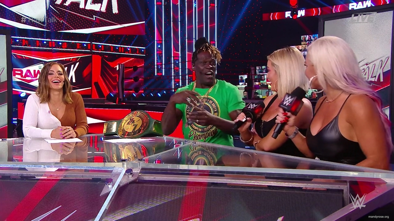 WWE_Raw_Talk_2020_10_26_720p_WEB_h264-HEEL_mp40189.jpg