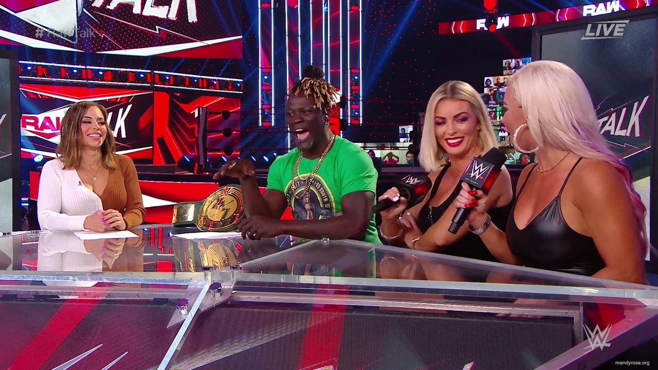 WWE_Raw_Talk_2020_10_26_720p_WEB_h264-HEEL_mp40190.jpg