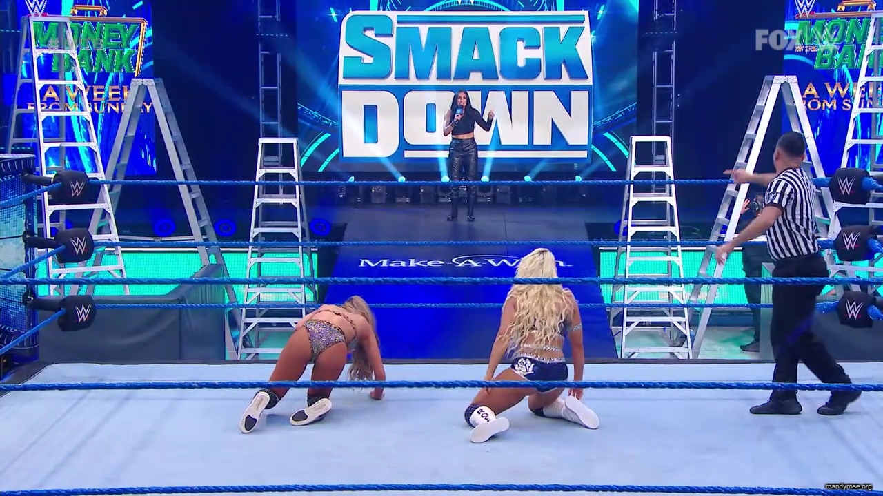 WWE_SmackDown_2020_05_01_720p_WEB_h264-HEEL_mp40362.jpg