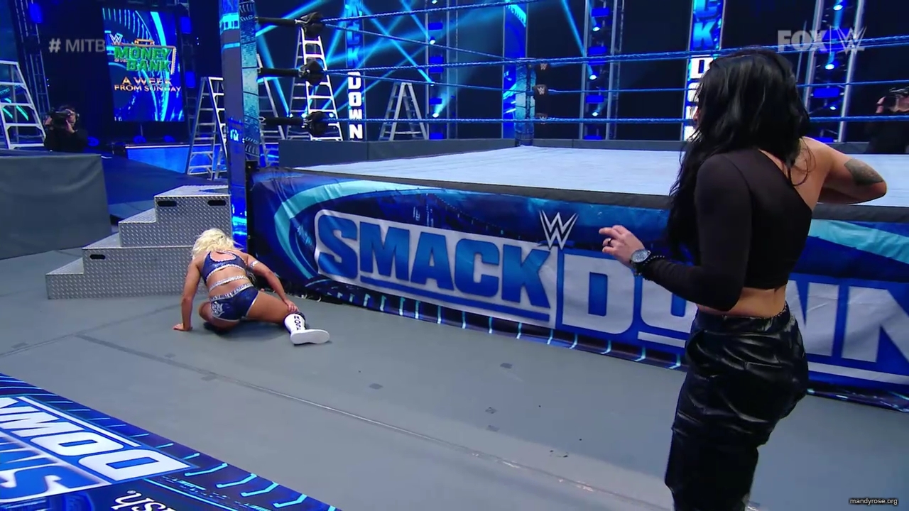 WWE_SmackDown_2020_05_01_720p_WEB_h264-HEEL_mp40499.jpg