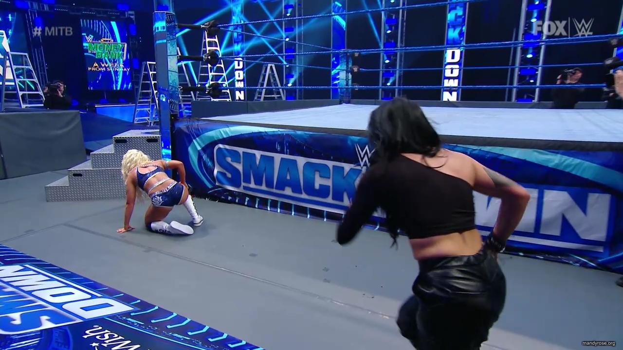 WWE_SmackDown_2020_05_01_720p_WEB_h264-HEEL_mp40504.jpg