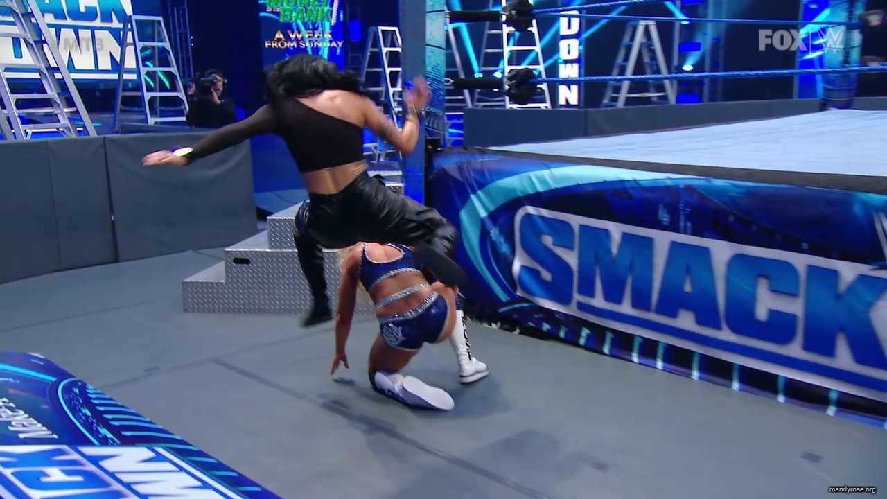 WWE_SmackDown_2020_05_01_720p_WEB_h264-HEEL_mp40505.jpg