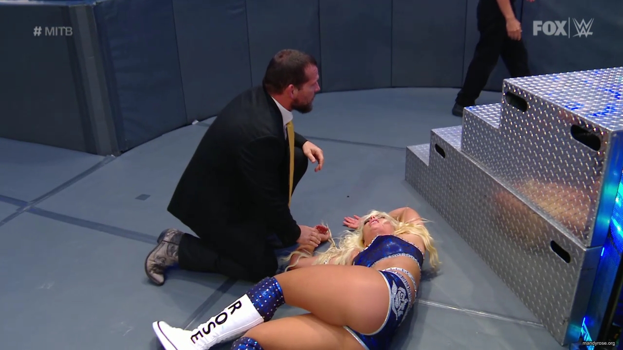 WWE_SmackDown_2020_05_01_720p_WEB_h264-HEEL_mp40530.jpg