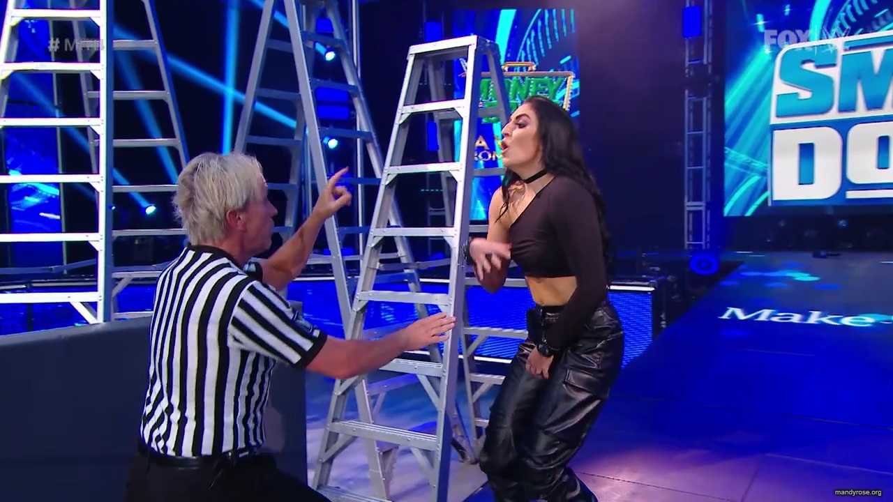 WWE_SmackDown_2020_05_01_720p_WEB_h264-HEEL_mp40592.jpg