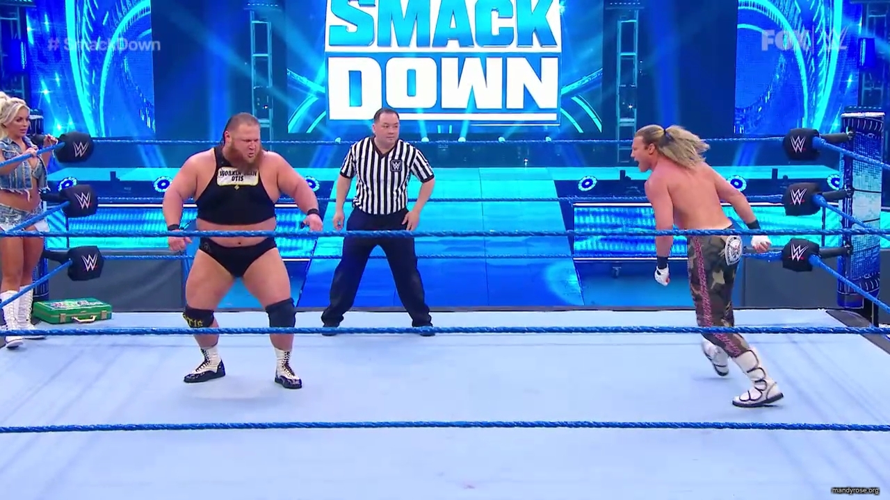 WWE_SmackDown_2020_05_22_720p_WEB_h264-HEEL_mp40109.jpg