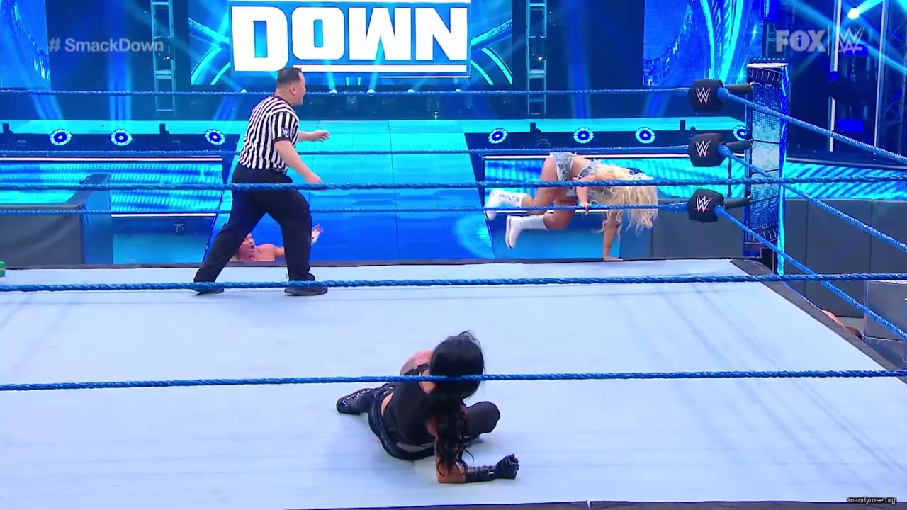 WWE_SmackDown_2020_05_22_720p_WEB_h264-HEEL_mp40196.jpg