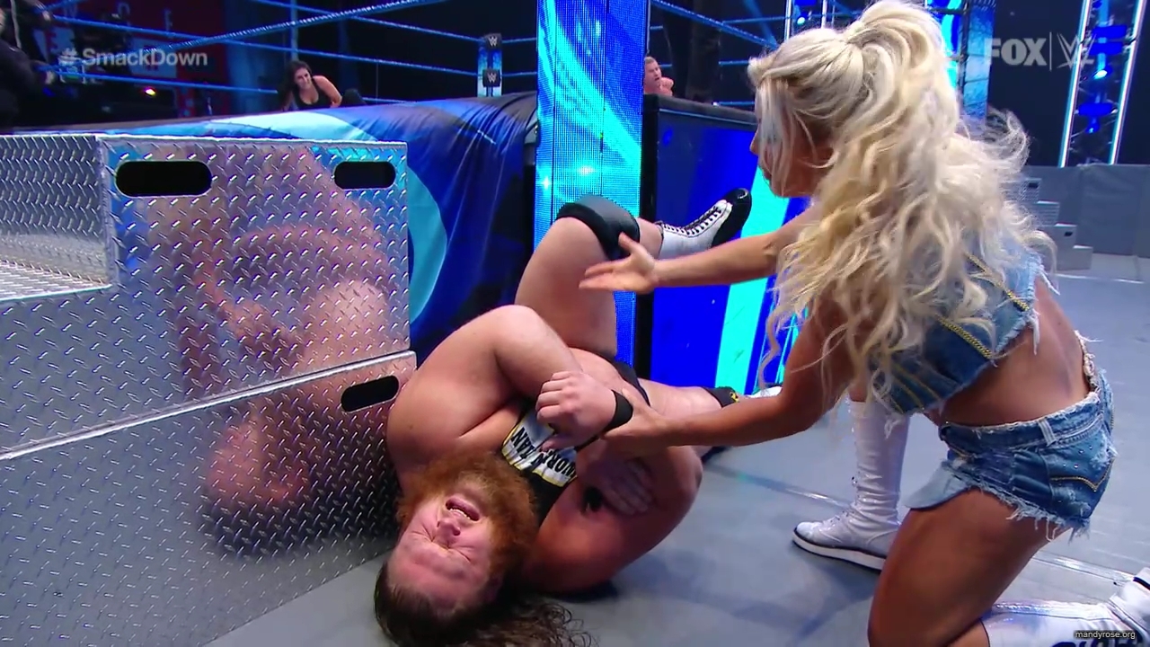 WWE_SmackDown_2020_05_22_720p_WEB_h264-HEEL_mp40201.jpg