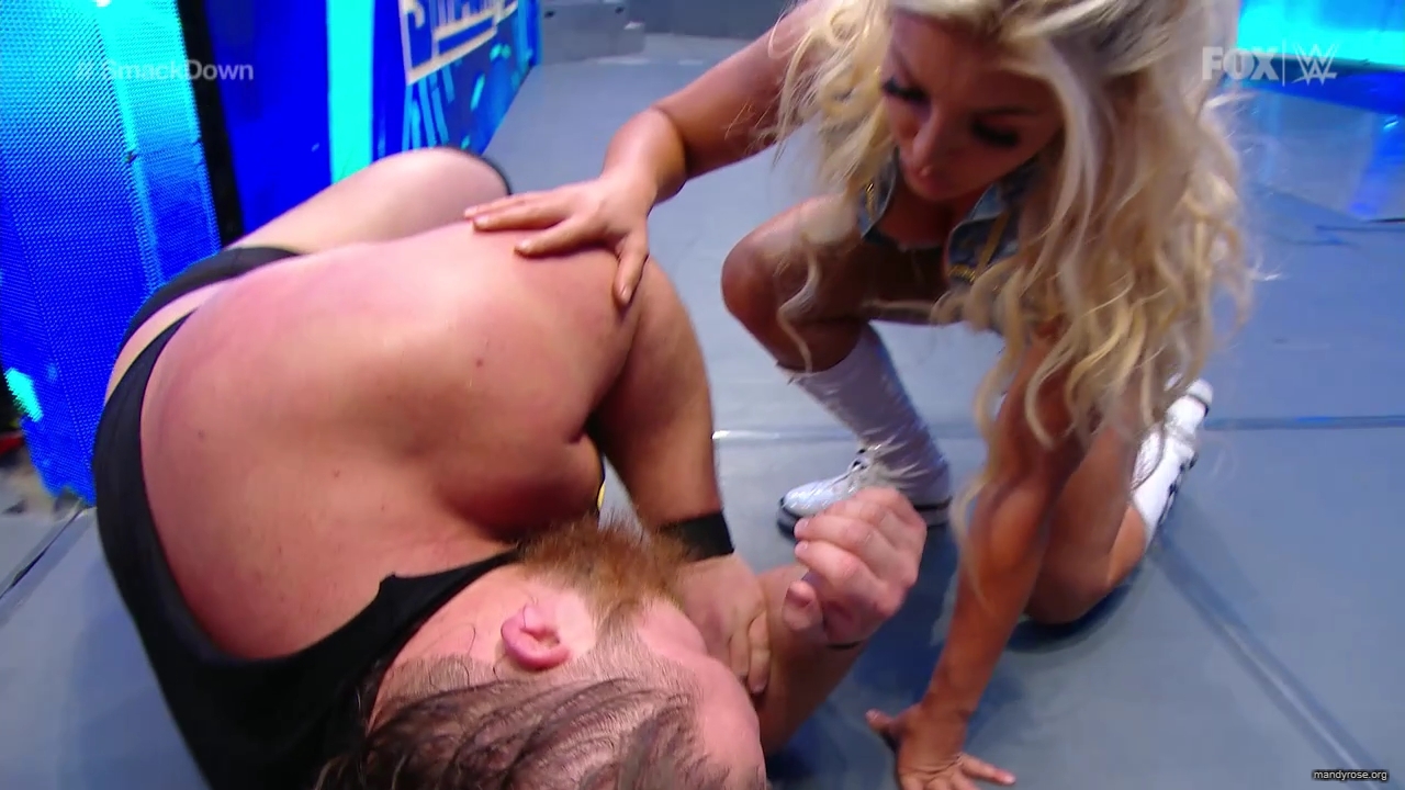 WWE_SmackDown_2020_05_22_720p_WEB_h264-HEEL_mp40208.jpg