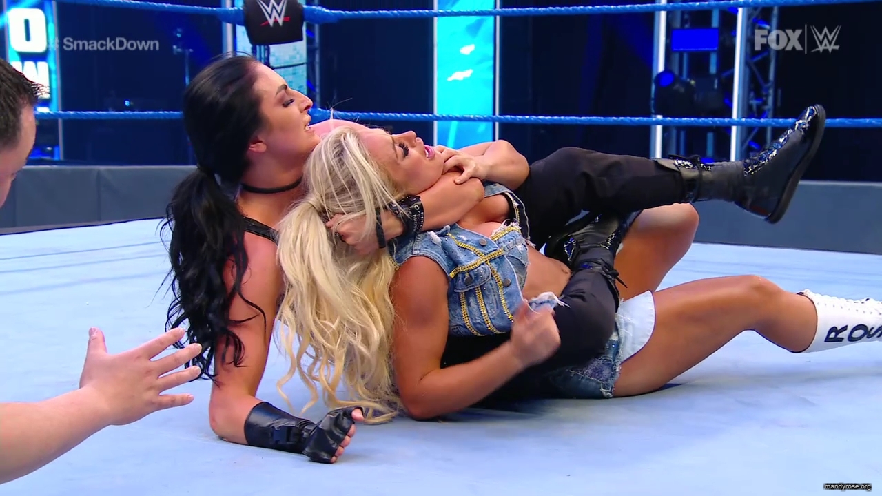 WWE_SmackDown_2020_05_22_720p_WEB_h264-HEEL_mp40220.jpg