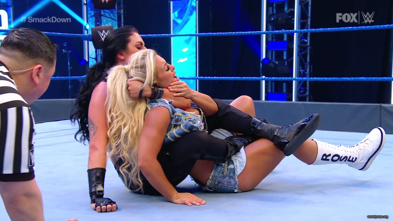 WWE_SmackDown_2020_05_22_720p_WEB_h264-HEEL_mp40222.jpg