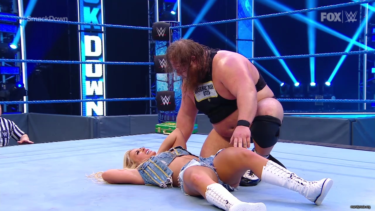 WWE_SmackDown_2020_05_22_720p_WEB_h264-HEEL_mp40496.jpg