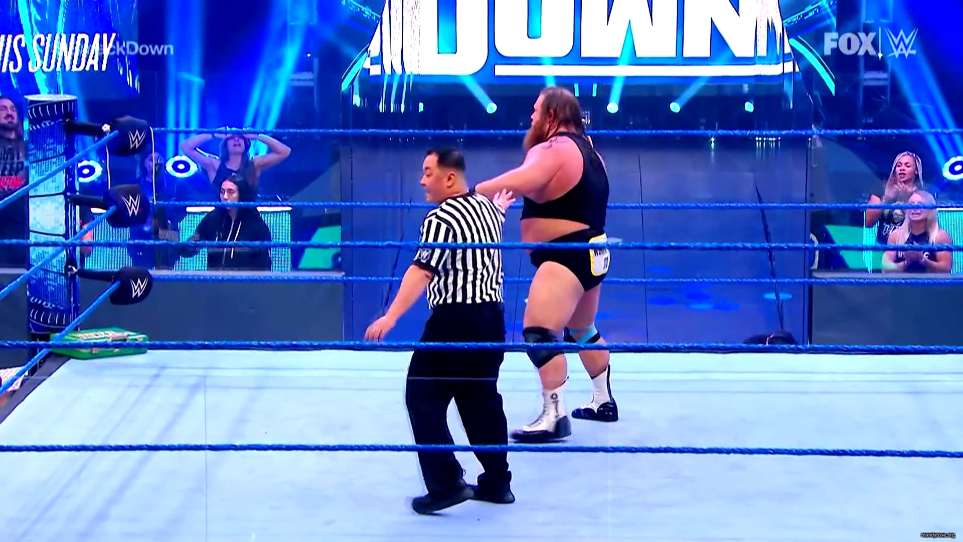 WWE_SmackDown_2020_06_12_1080p_HDTV_x264-Star_mkv0380.jpg