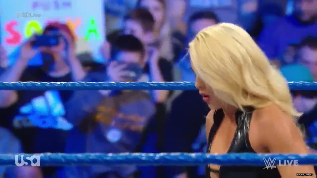 WWE_SmackDown_Live_2019_03_05_720p_mp4_mp41430.jpg