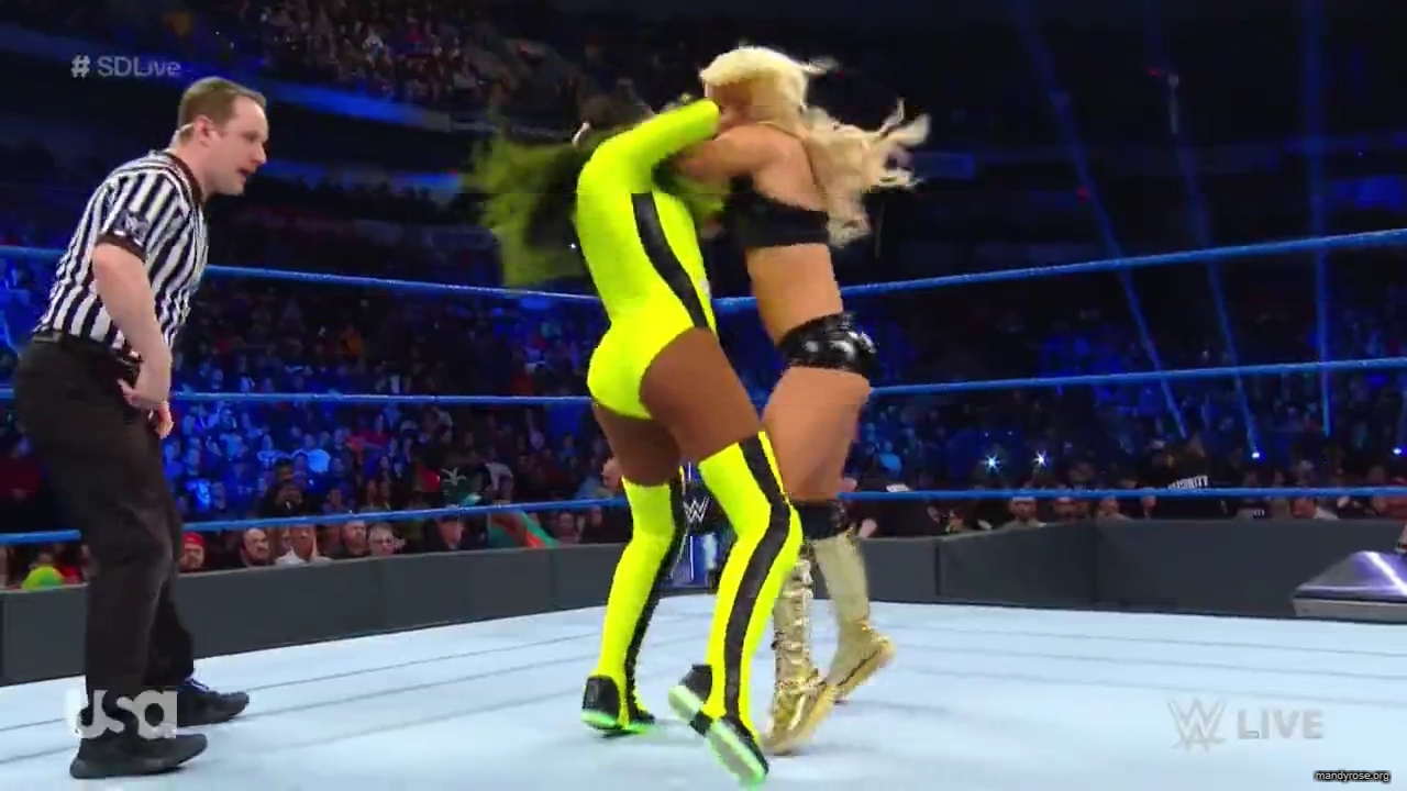 WWE_SmackDown_Live_2019_03_05_720p_mp4_mp41432.jpg