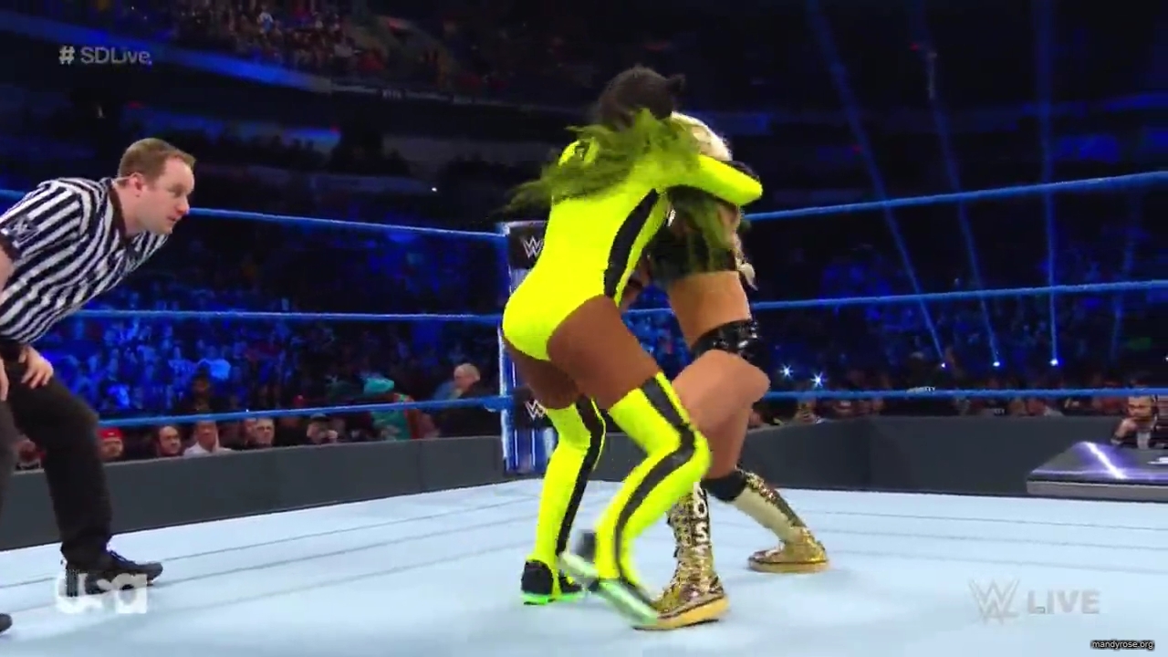 WWE_SmackDown_Live_2019_03_05_720p_mp4_mp41433.jpg