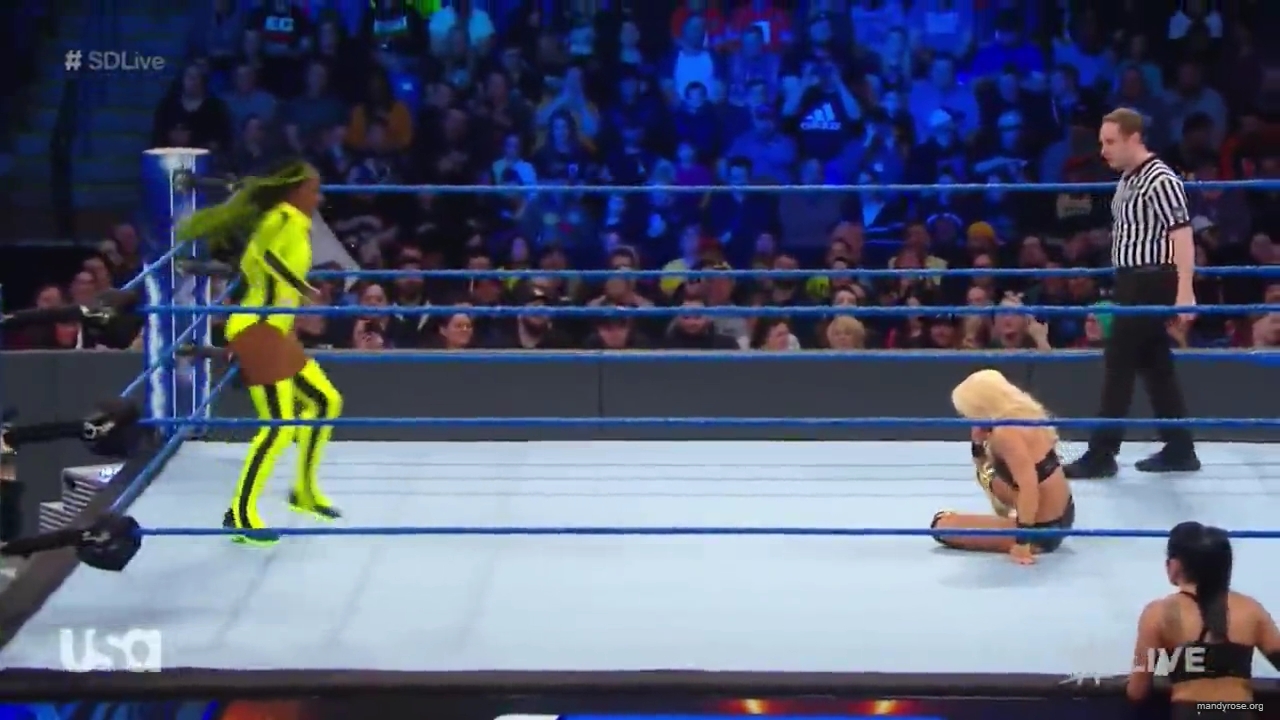 WWE_SmackDown_Live_2019_03_05_720p_mp4_mp41439.jpg