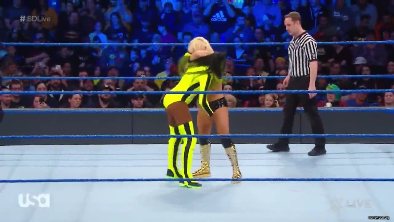 WWE_SmackDown_Live_2019_03_05_720p_mp4_mp41445.jpg